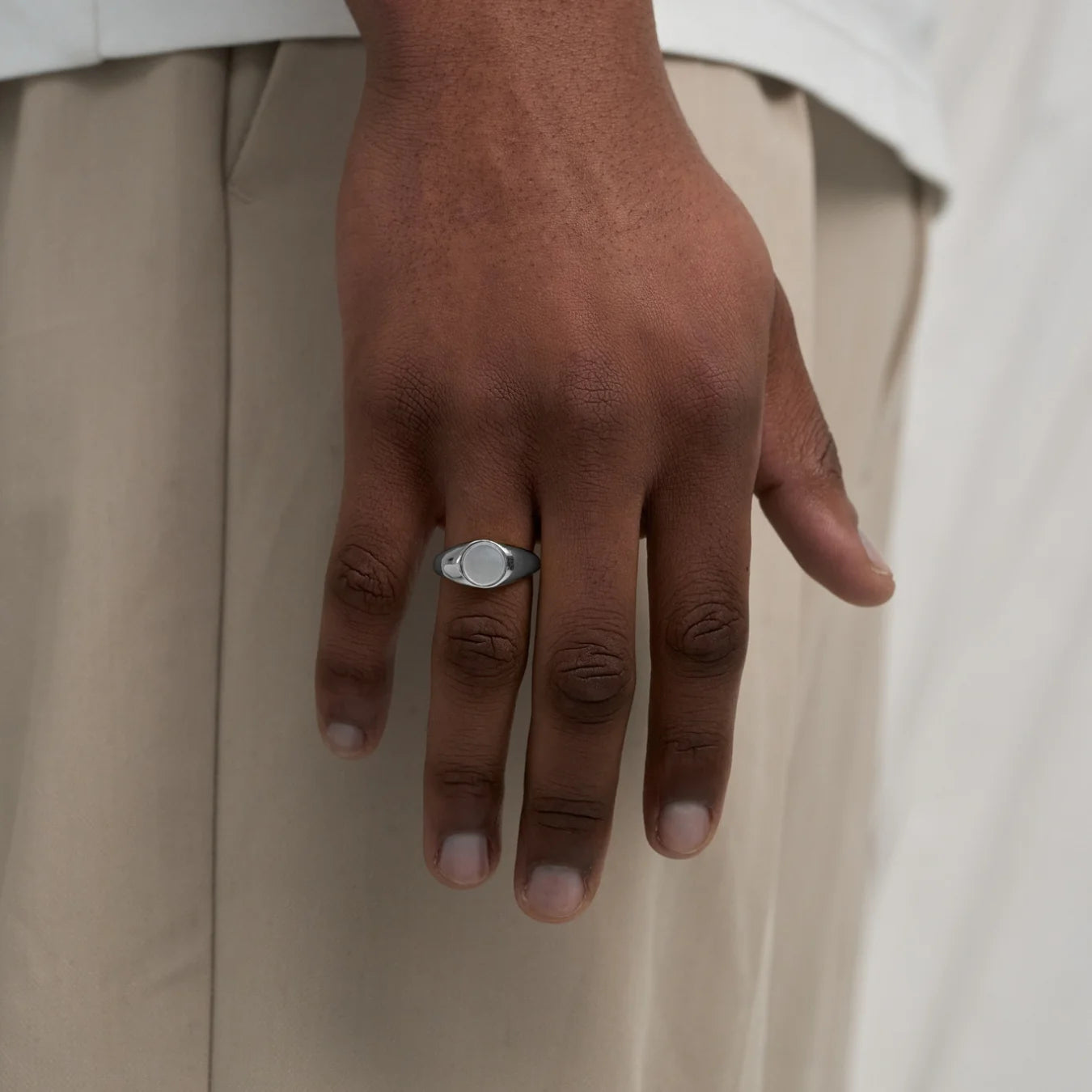 Oval White Ring (Silver)