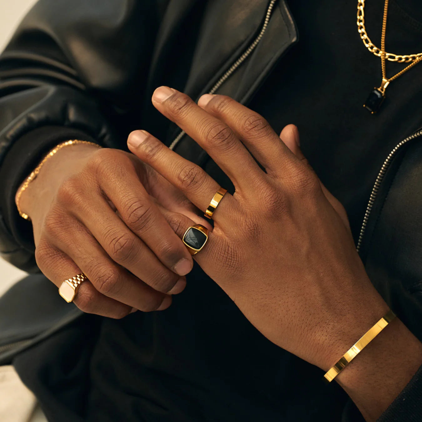 Eclipse x King Black Signet Set (Gold)