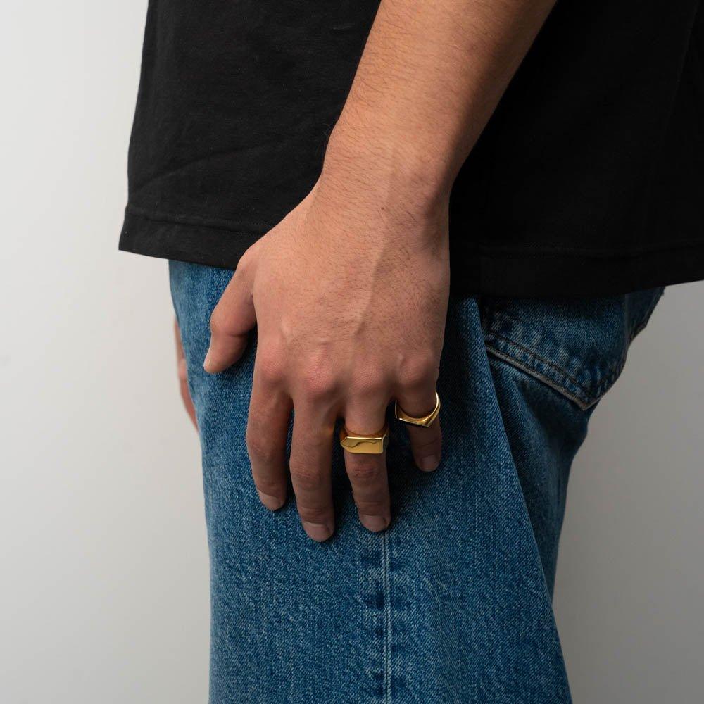 Slick Signet Ring (Gold)